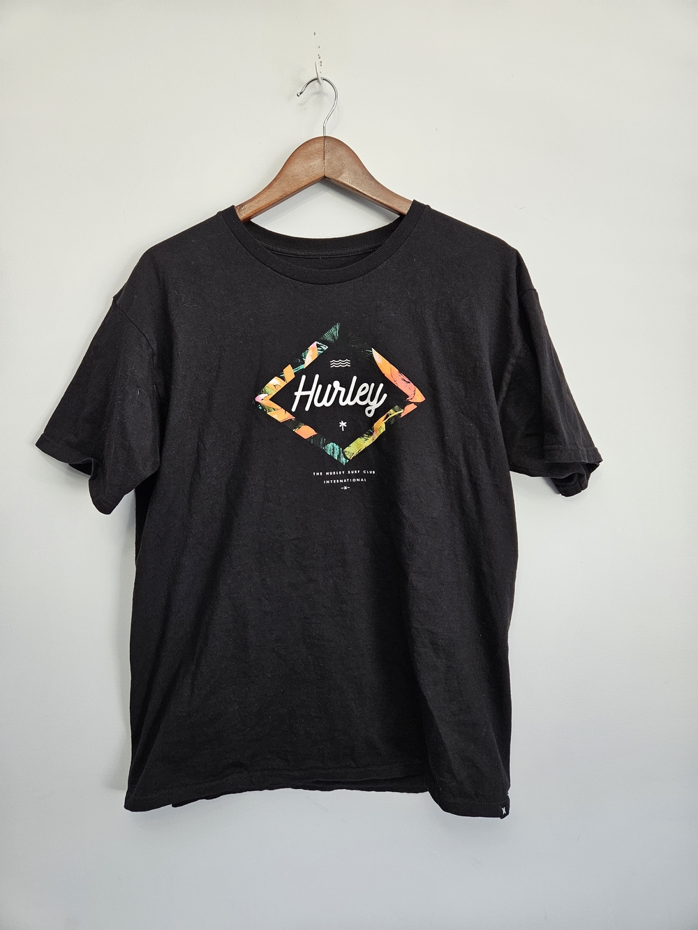 Hurley Classic Graphic Logo Tee